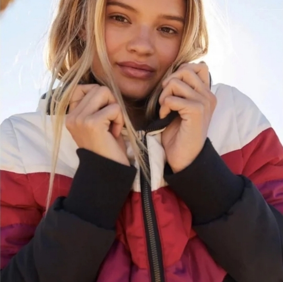 Spiritual Gangster Roaming Puffer Jacket Size L - Picture 4 of 10